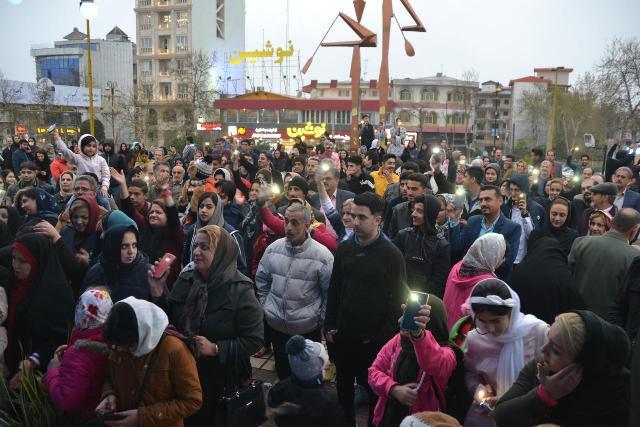دومین روز جشنواره نوروزی شهرداری لاهیجان با استقبال شهروندان و مسافران برگزار شد.